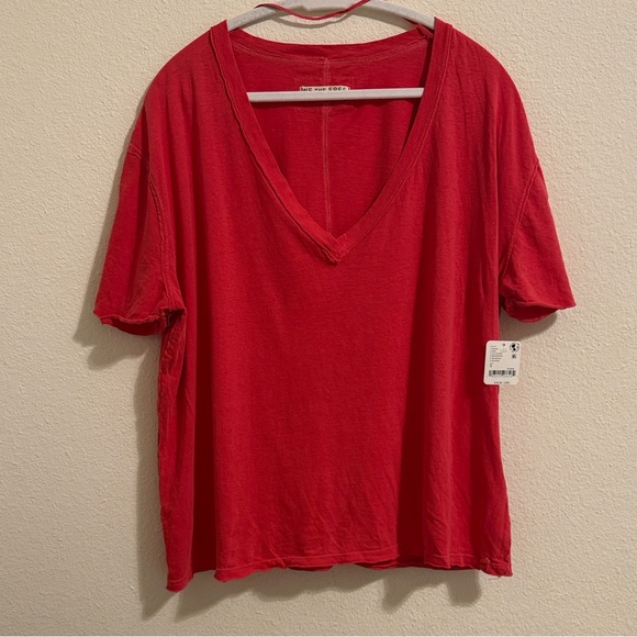Free people size small oversized red short sleeve v-neck t-shirt NWT - Picture 1 of 2
